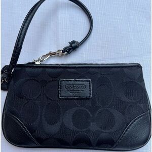 Authentic Coach black wristlet, excellent condition, zipper, logo, 4x6 in